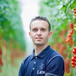 Tomatenteler Lans uit Maasland kon als eerste teler een nieuwe waterzuiveringsinstallatie uitproberen.